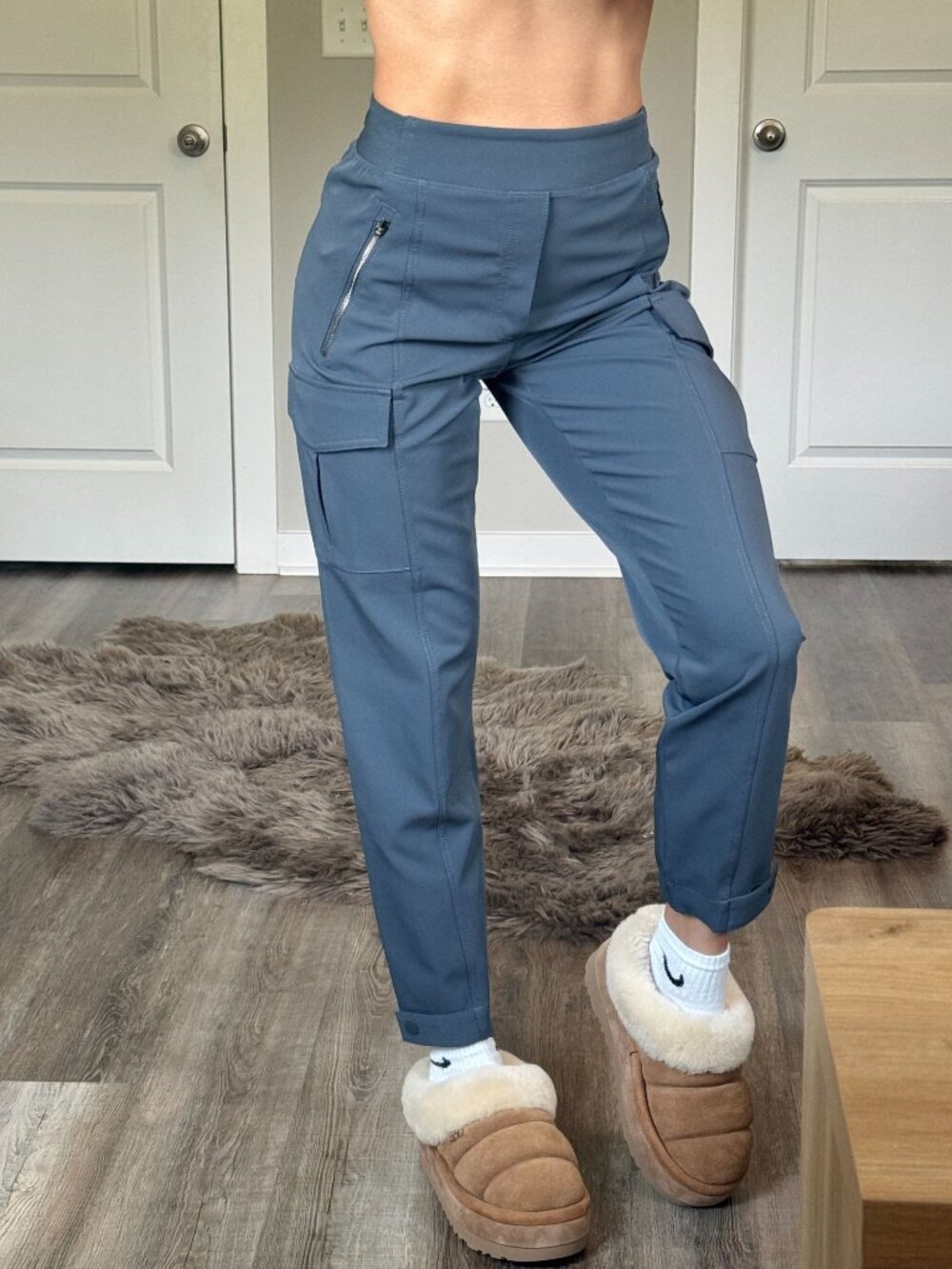 Athleta Endless High Rise Cargo Pants Womens 2 Blue Stretch Travel Work Capsule